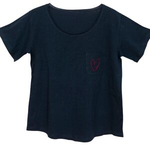 NWT ORGANIC COTTON NAVY‎ T-SHIRT w/ POCKET &  HEART EMBLEM SZ SM